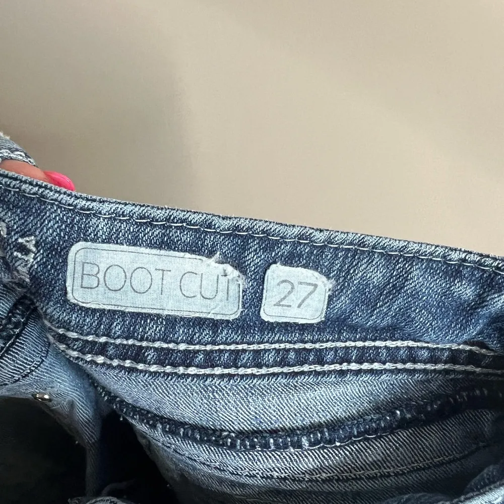 Grace in La size 27 bootcut jeans - Image 11