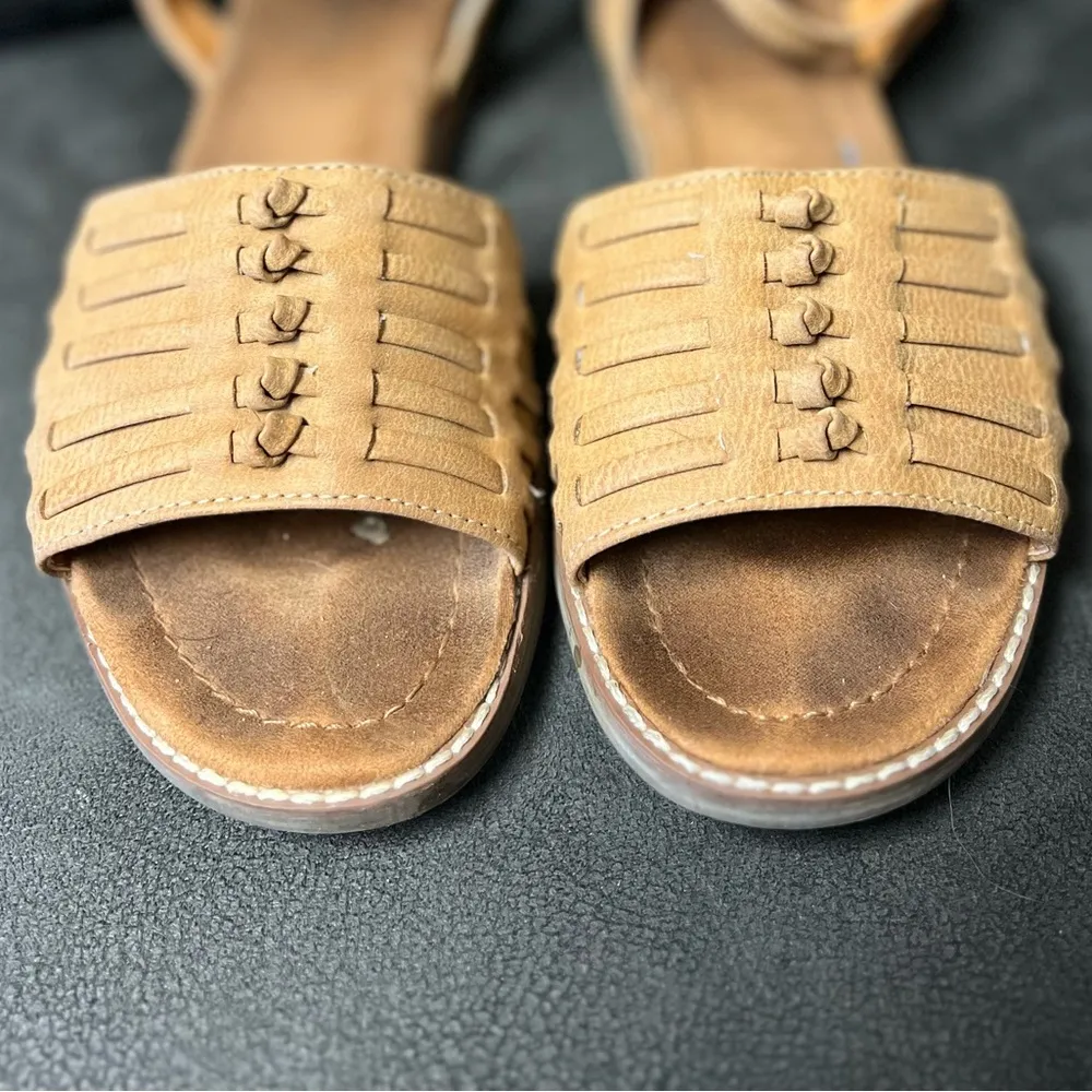 BEARPAW Women's Amelia tan Sandal Comfortable & Lightweight - Image 5