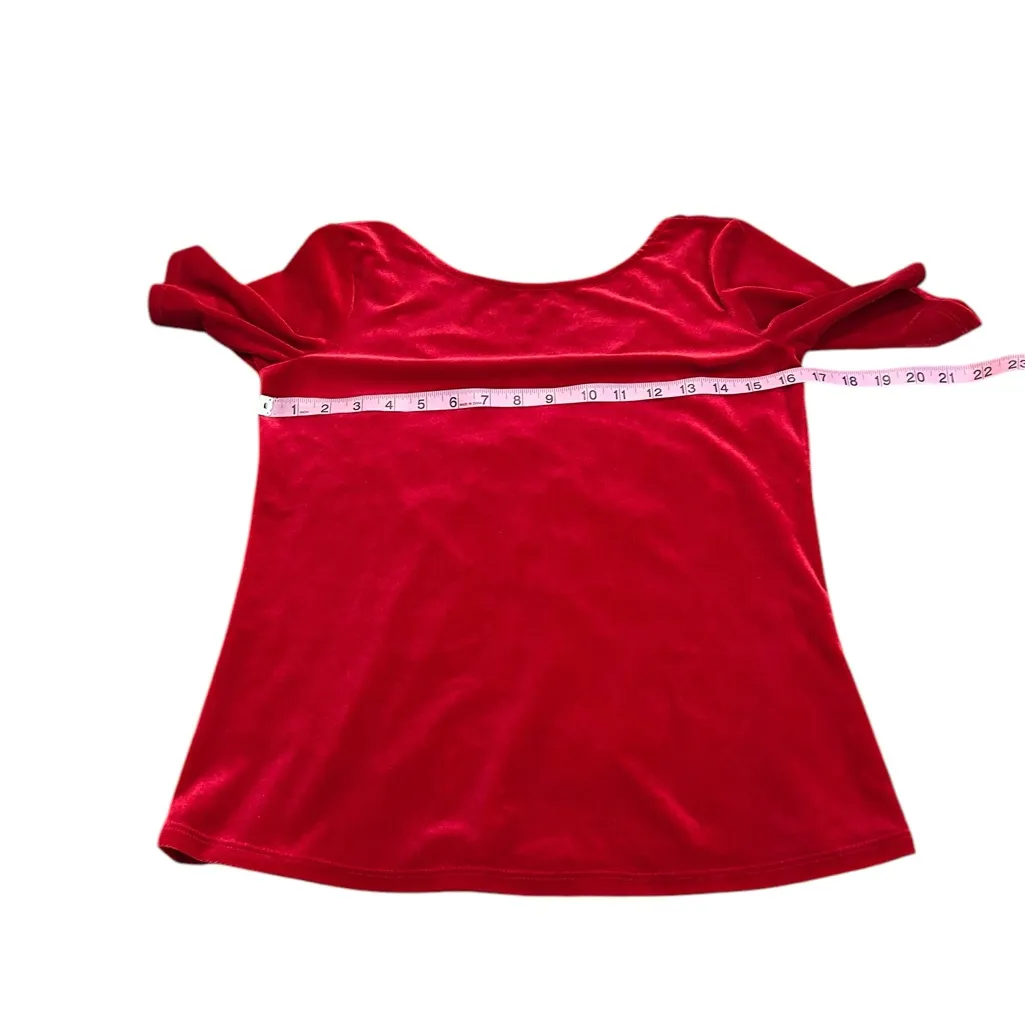 Gibson 3/$15  velvety red top - Image 4