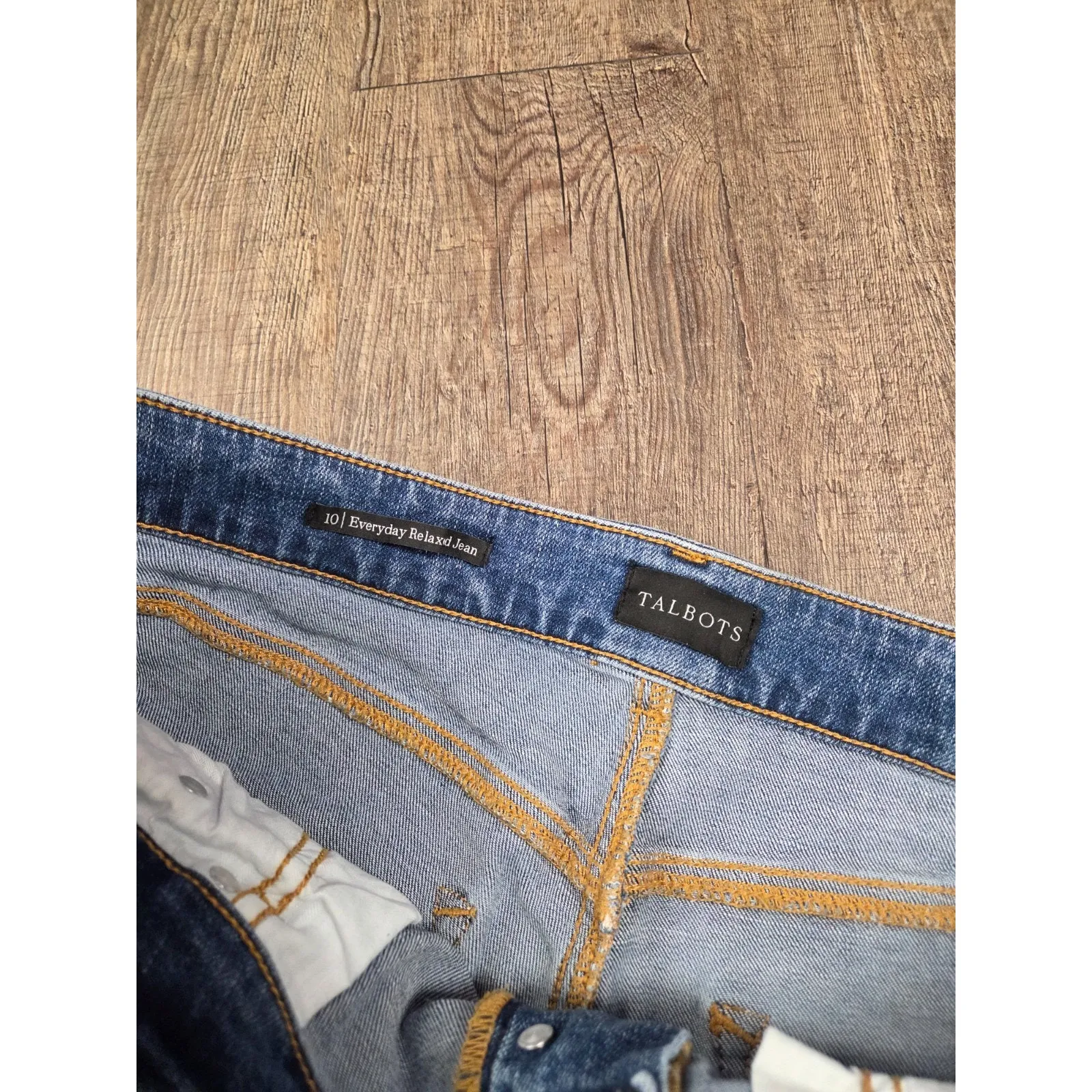 Talbots Every Day Relaxed Medium Wash Denim Jeans Size 10 Button Fly - Image 3