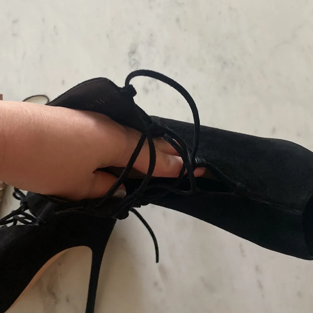 Gianvito Rossi Black Julia Suede Cutout Lace-up Heels W/ dust bag Size 36.5 - Image 9