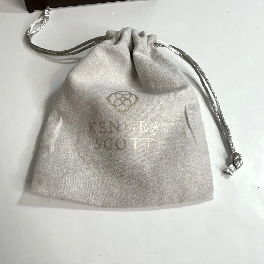 Kendra Scott Corley Black and Gold Earrings - Image 8