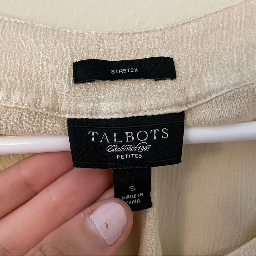 Talbots petite stretch puffed sleeves blouse delicate shirt comfortable shiny - Image 3