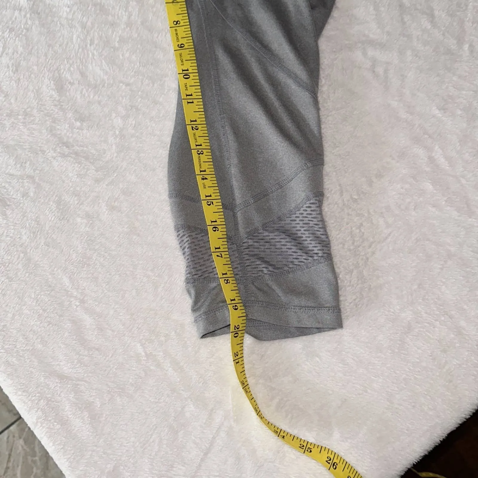 Reebok‎ Women’s Gray Leggings Medium - Image 7