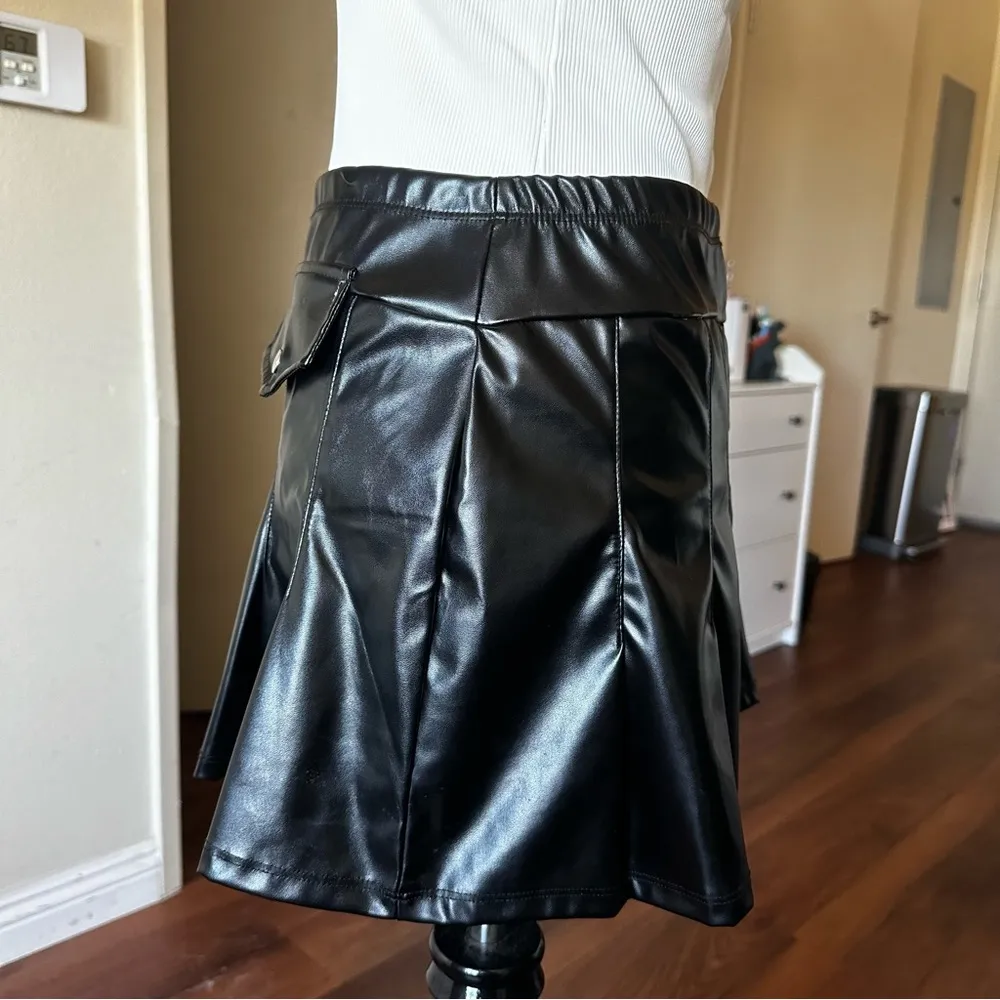 DESIGN pleated leather look mini skirt in black - Image 6