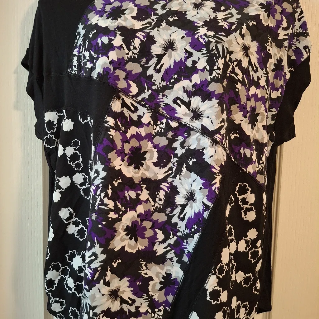 Lane Bryant 18 20 NWOT Floral Black and Purple Women's Top - Image 8