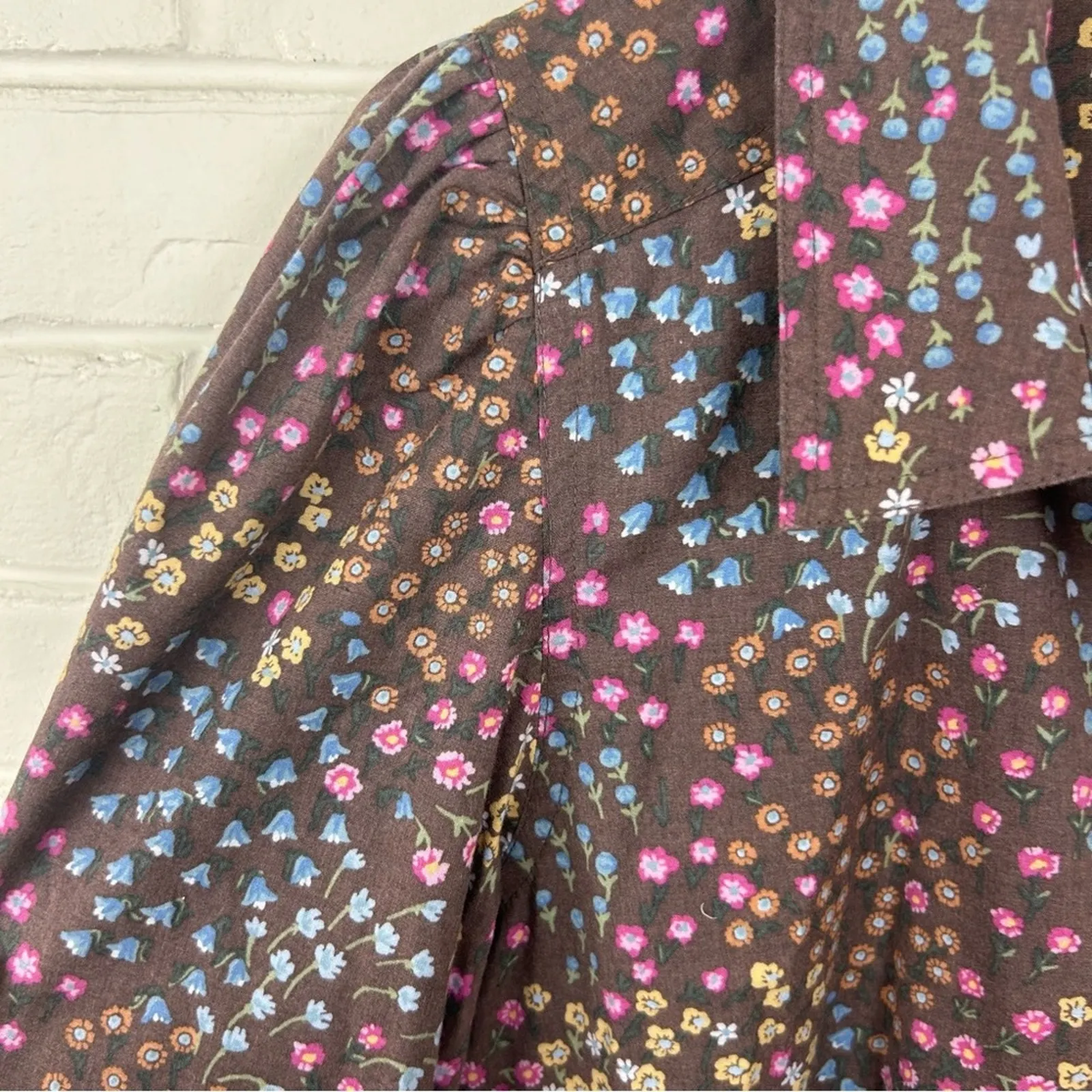 Summersalt The Countryside Poplin Tiered Shirtdress in Floral Prairie Chocolate - Image 10