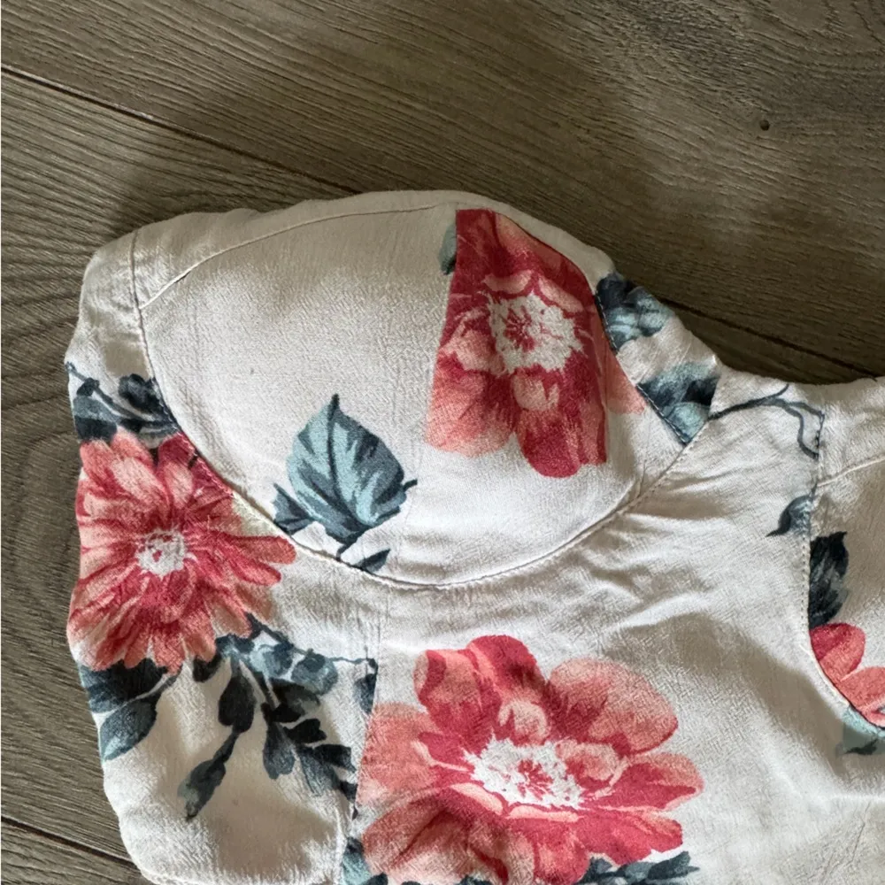 American Eagle Pink Floral Strapless Corset Style Crop Top - Image 2