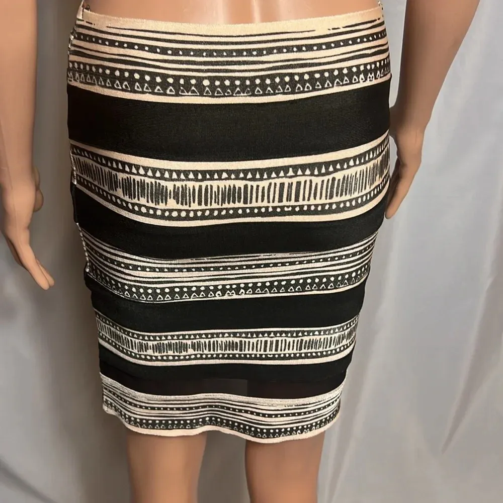 2B Bebe Skirt Size XS Geometric Midi Office Siren Officecore Corpcore Black - Image 3