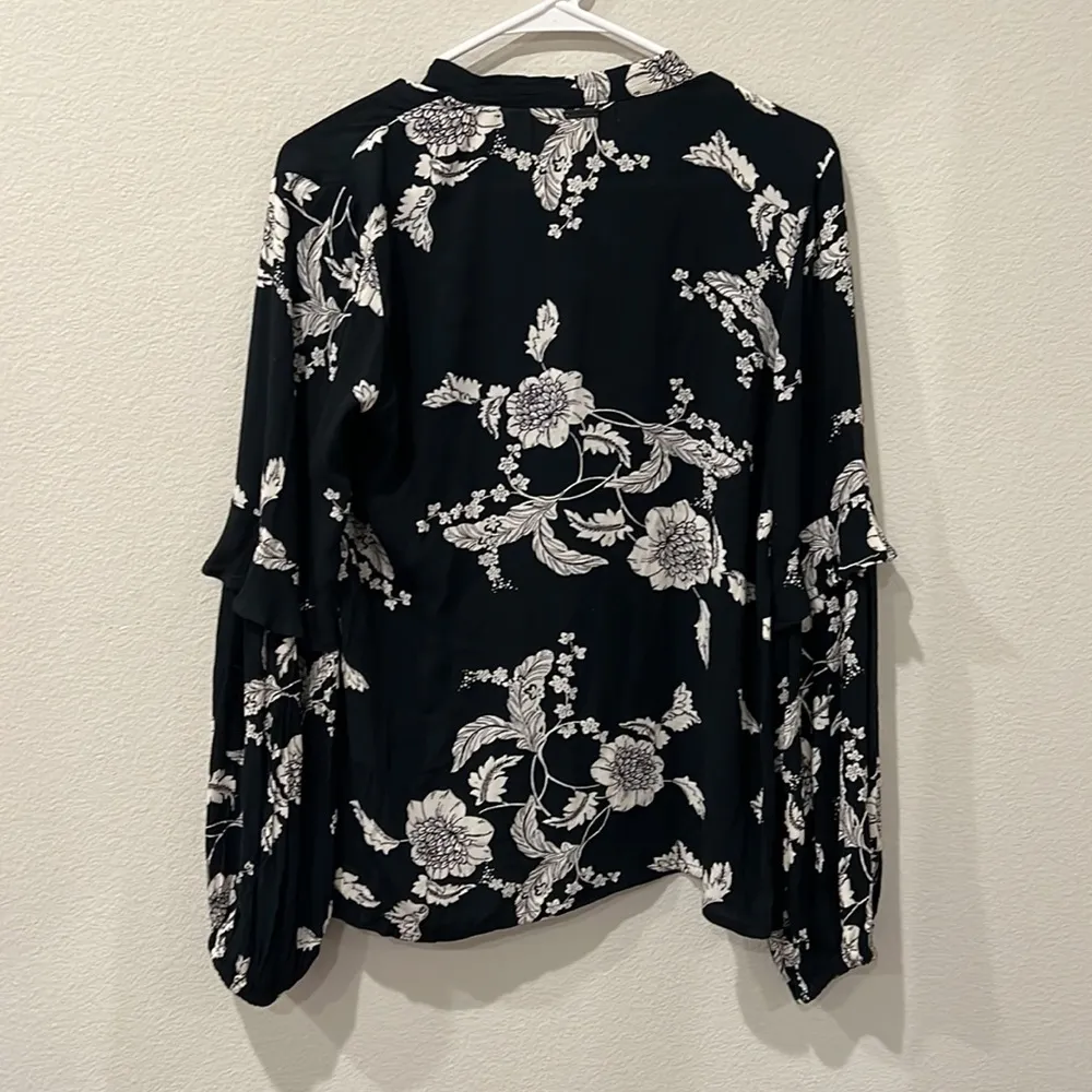 NWT Billibong Floral Tie Neck Blouse | Medium - Image 3