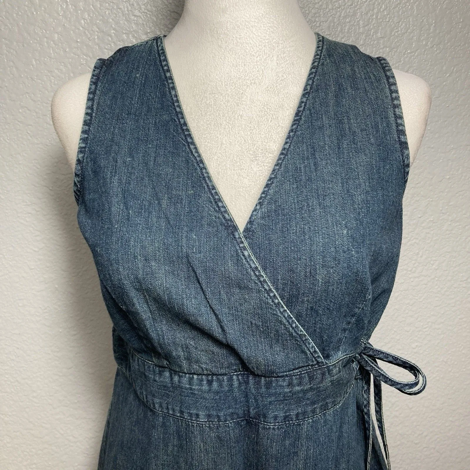 Old Navy Women Maternity XS Blue Denim Cross Over Side Tie Waist  Dress Jumper - Image 2