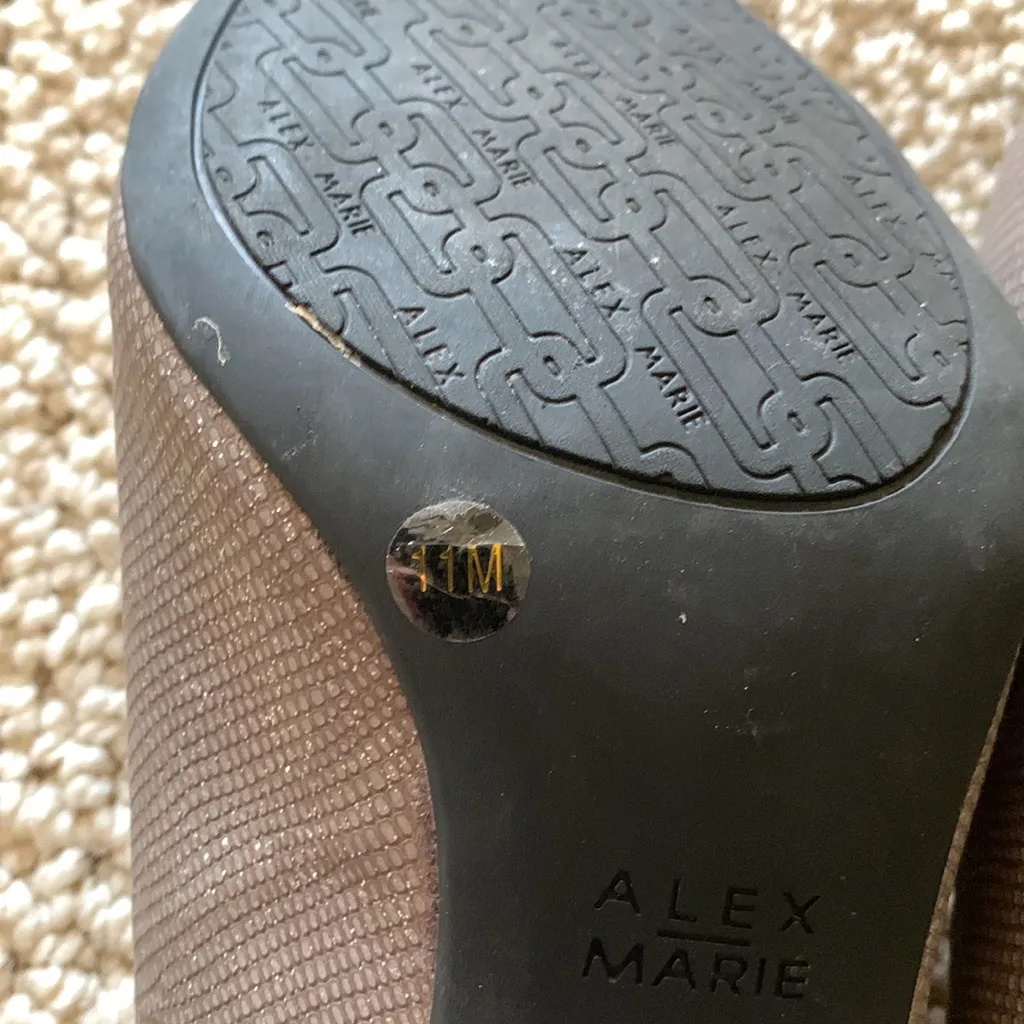 Womens sliver heel dress shoes size 11M - Image 4