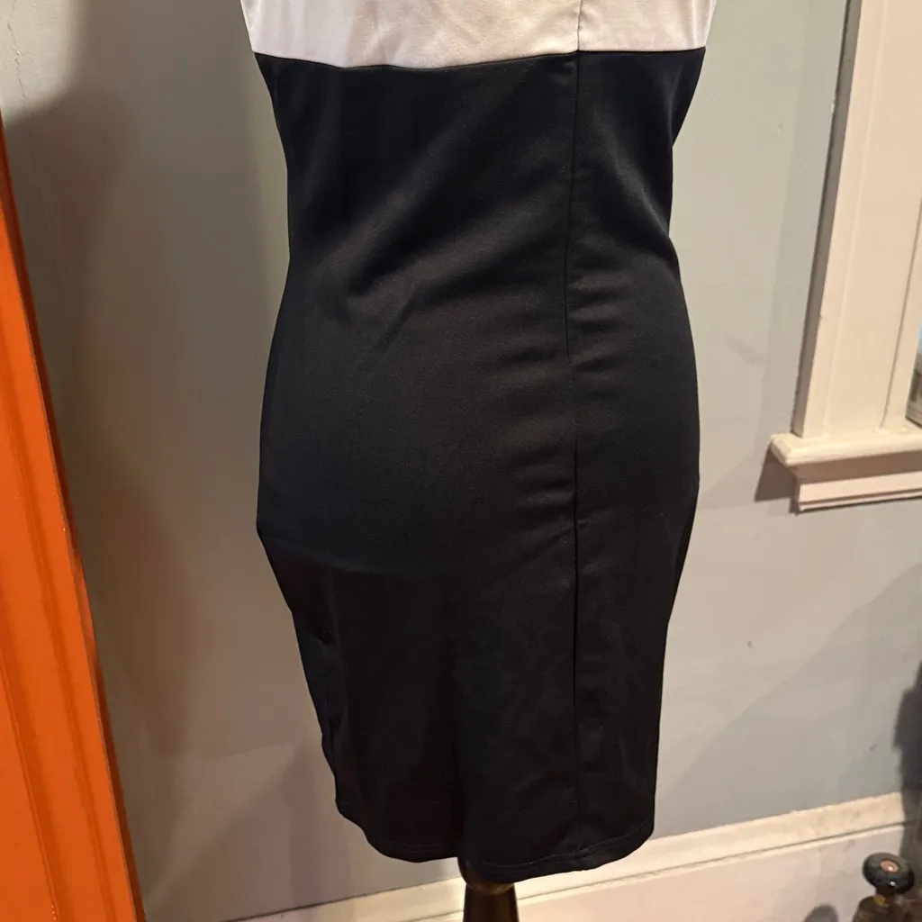 SHEIN Black and White Faux-Buttoned Mini Dress (L) - Image 5