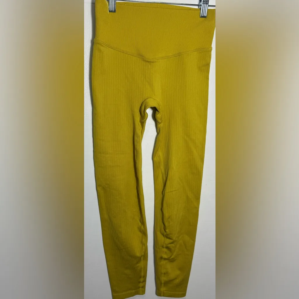 Yellow Ribbed Women's Leggings - Image 4