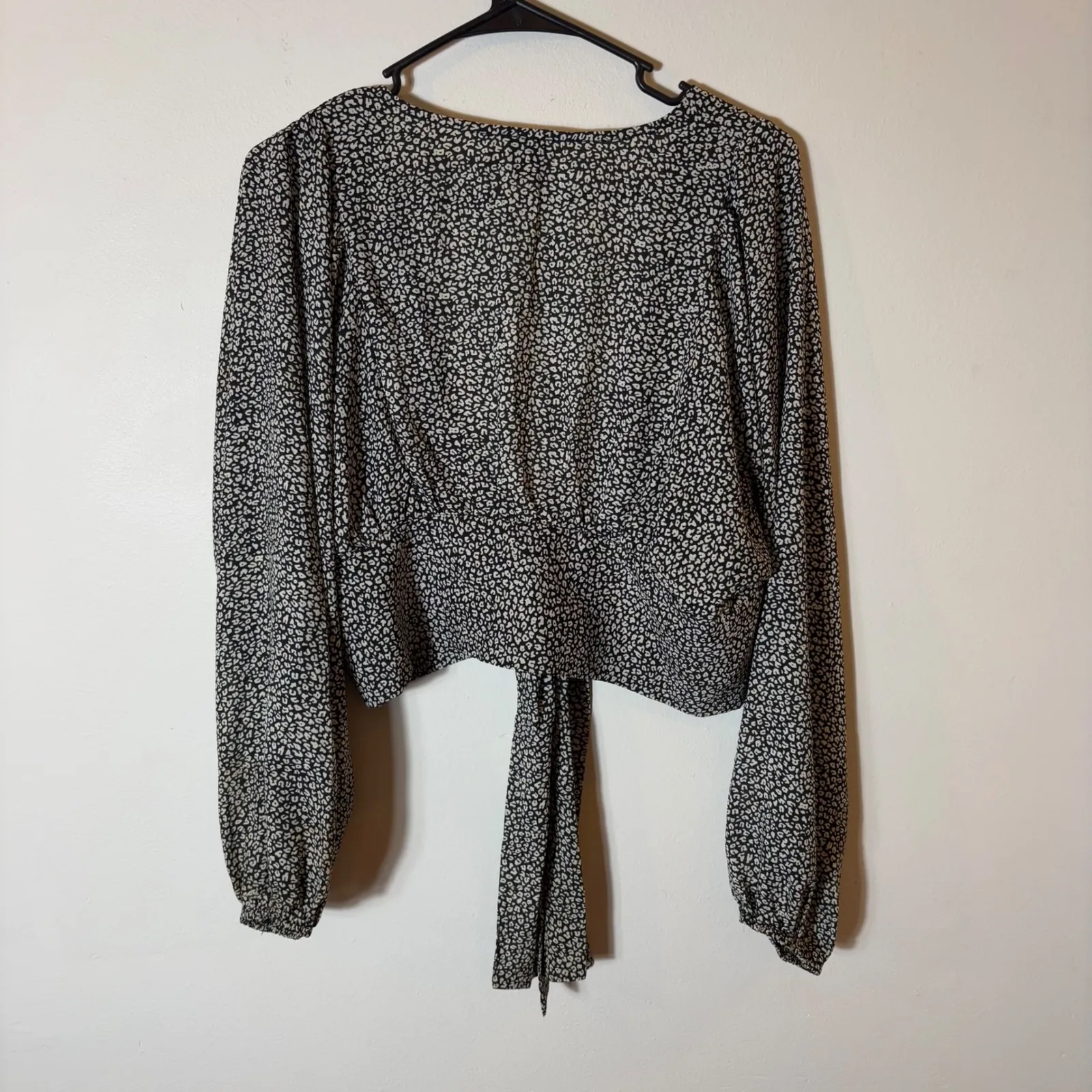 Princess Polly Black Floral Tie Front‎ Blouse Long Sleeve V Neck Size 6 - Image 7