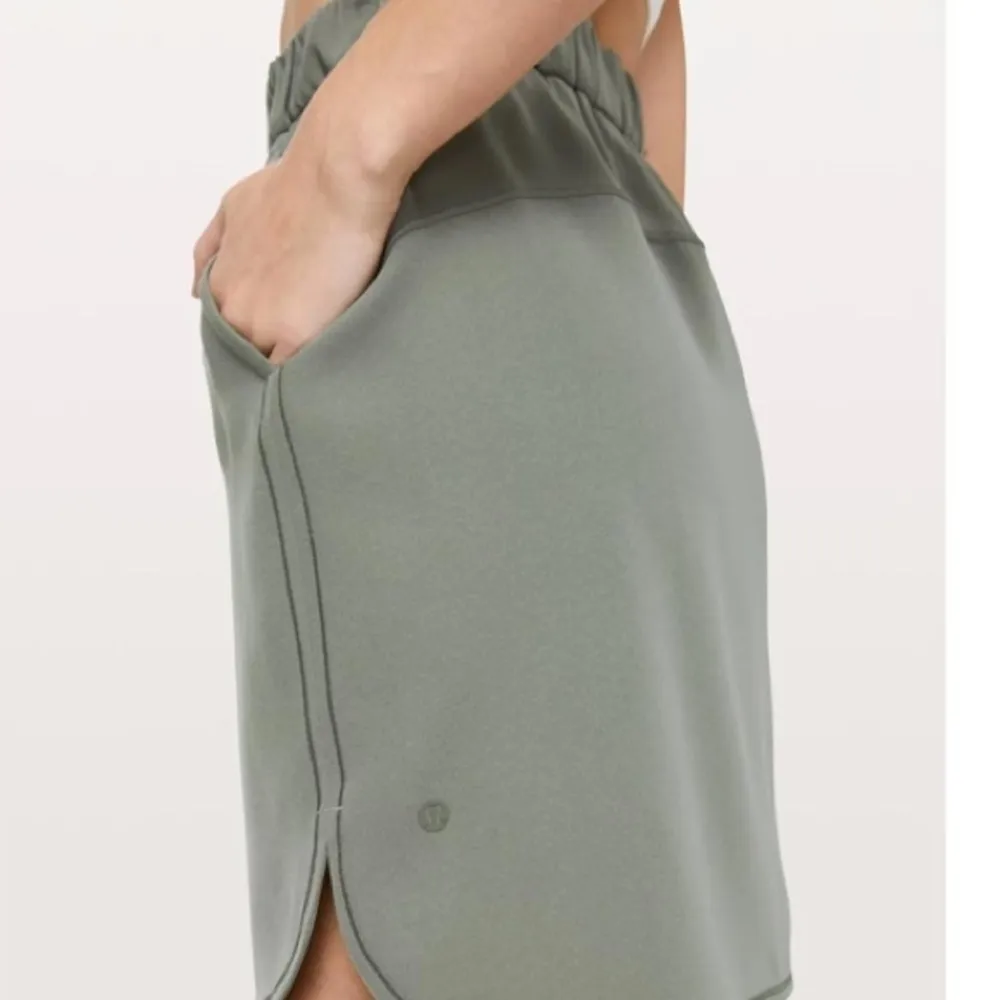 Lululemon Athletica Green On The Fly Woven Skirt size 4 olive green skirt​​ - Image 10