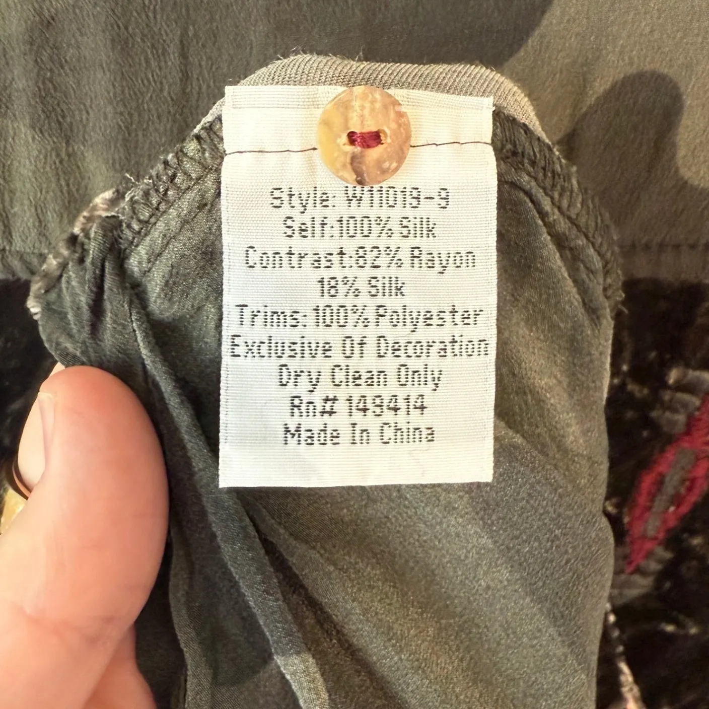 Johnny Was Workshop Camo Silk Button Down Embroidered Velvet Back Top Size XS Green - Image 9