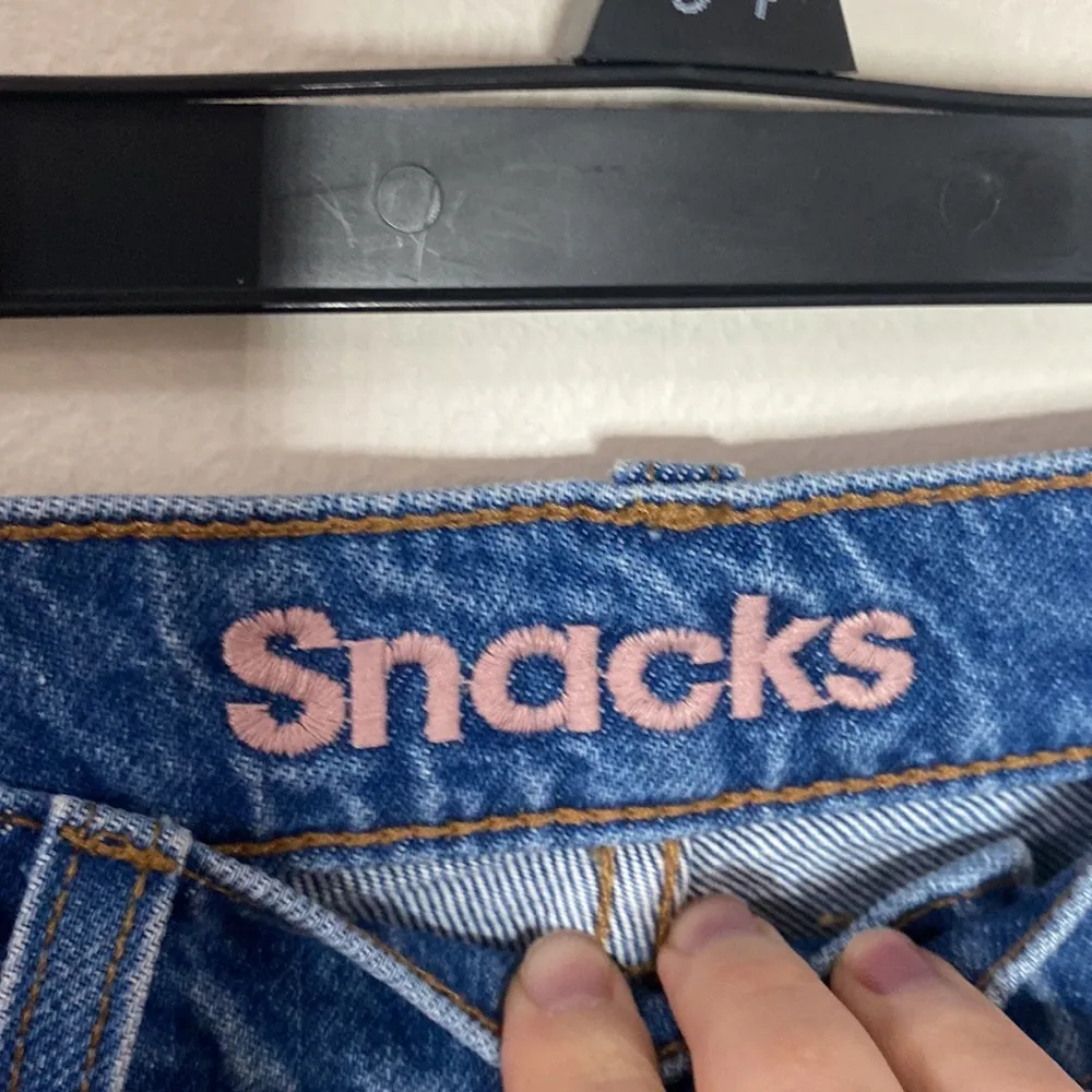 Mother SNACKS! High Waisted Twizzy Skimp tapered straight leg jeans size 26 - Image 11