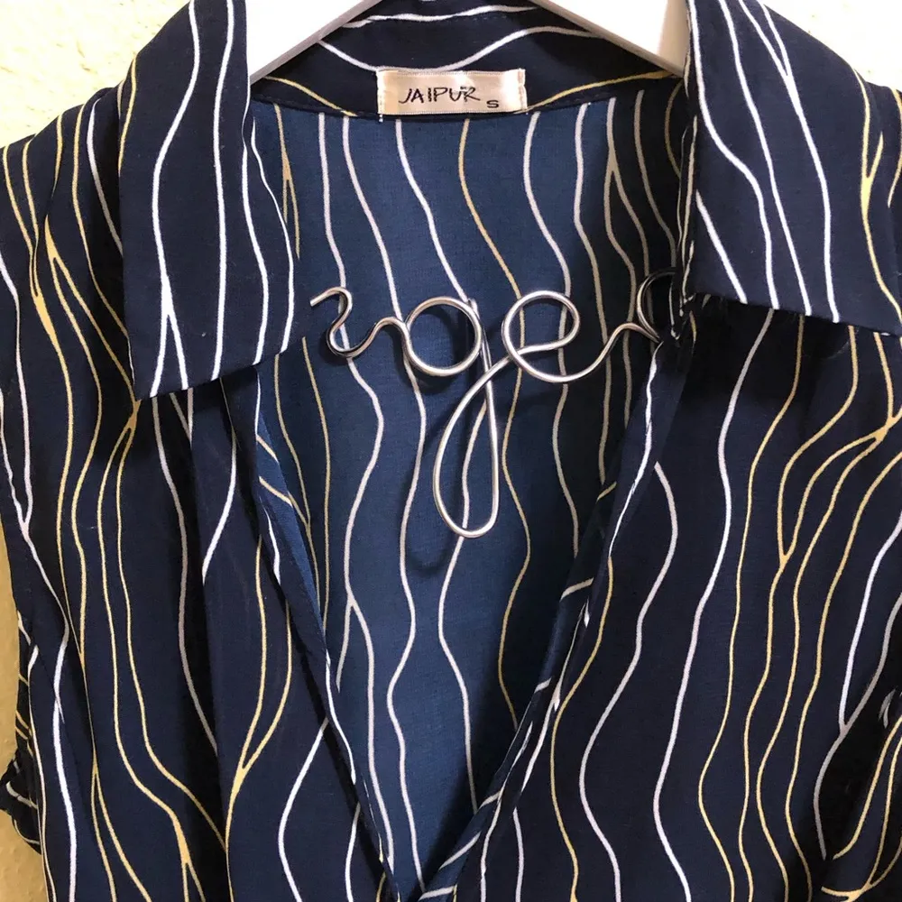 Classy Wrap Navy Print Blouse S - Image 2