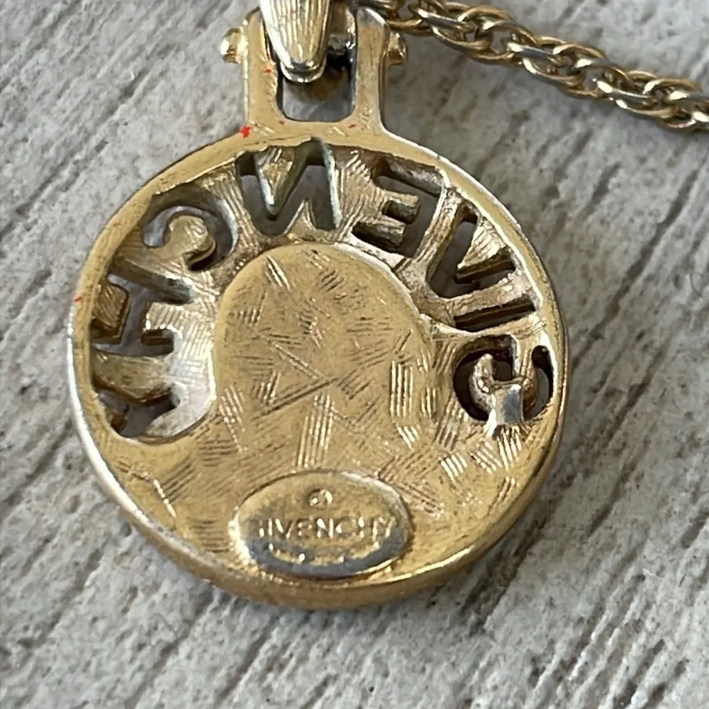 Givenchy Medallion Vintage Pendant Necklace - Image 6