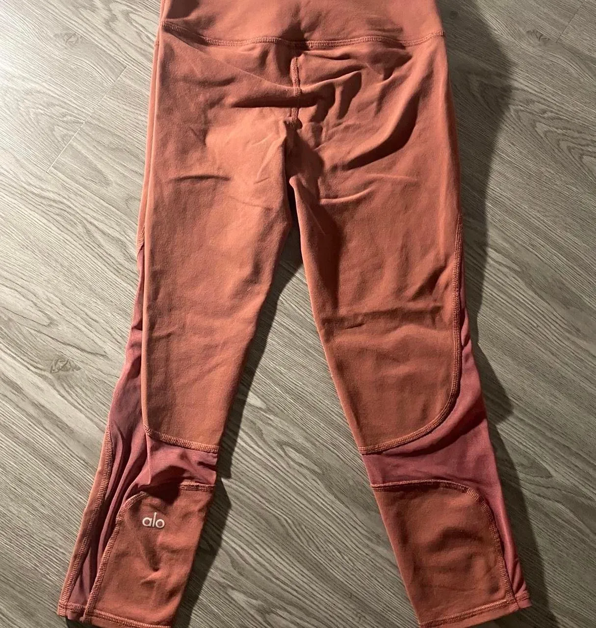 Alo Yoga Pink Athletic Leggings  - Image 3