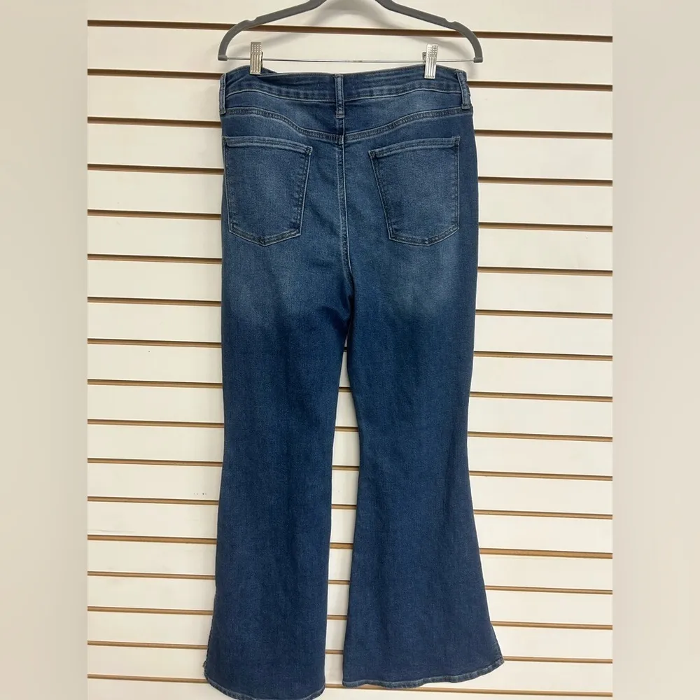 ❤️SO❤️ High Rise Flare Jeans - Size 17/33W - Image 2