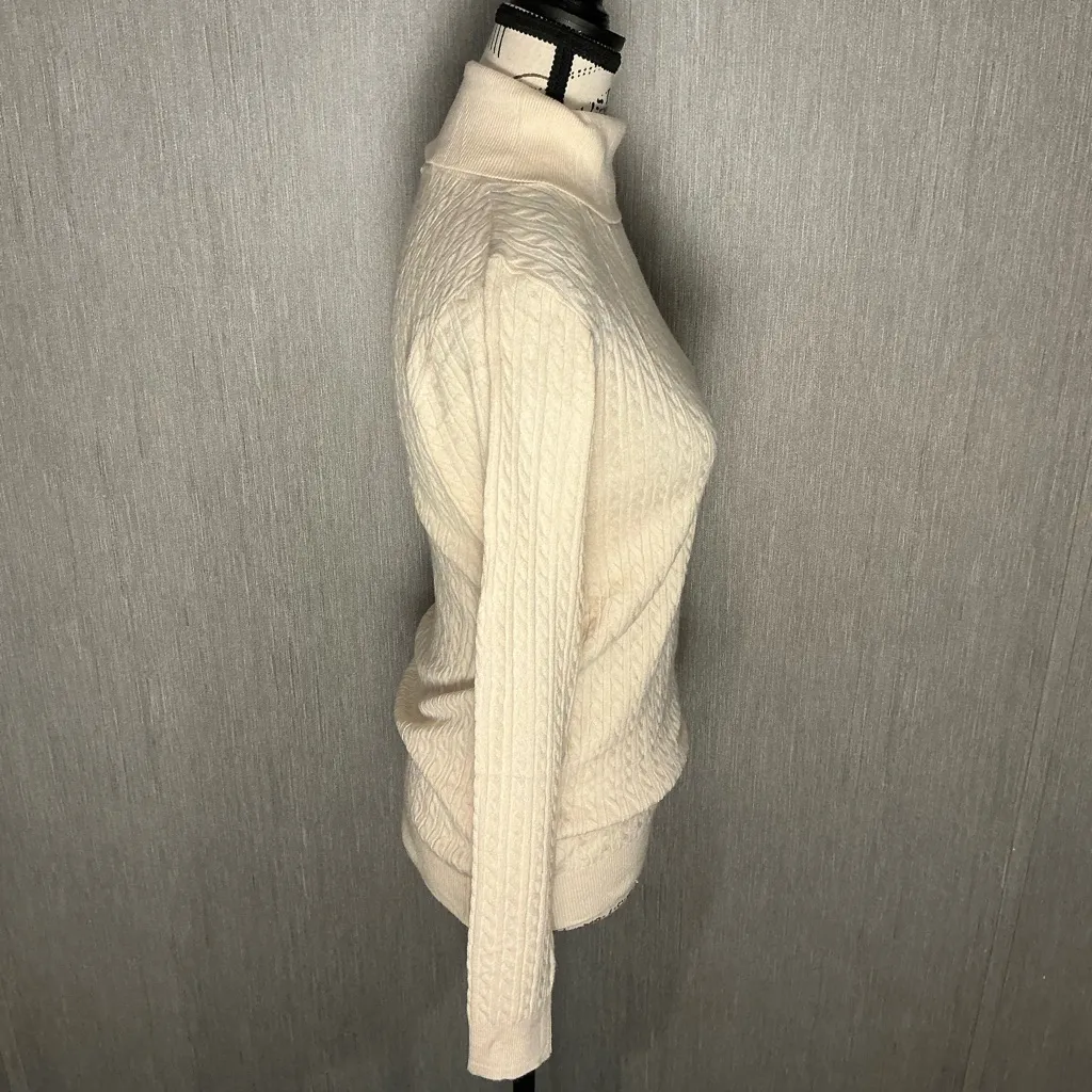 Zeagoo Cream Turtleneck Sweater Size Medium - Image 10
