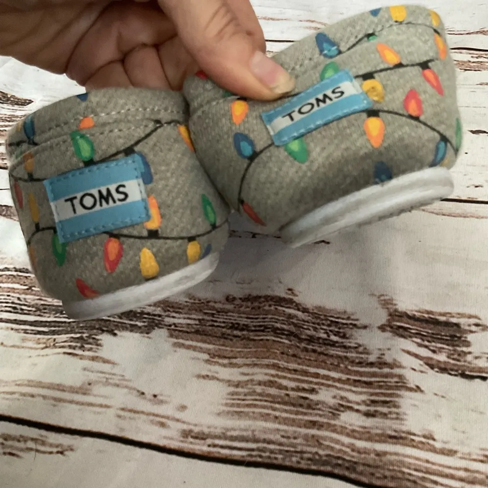 TOMS COLORED LIGHTS FUR LINING. CLASSIC COMFORT SLIPPERS - Image 7