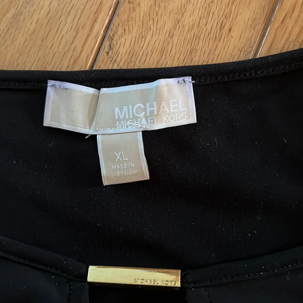 Michael Kors 🖤 cold shoulder dress - Image 3