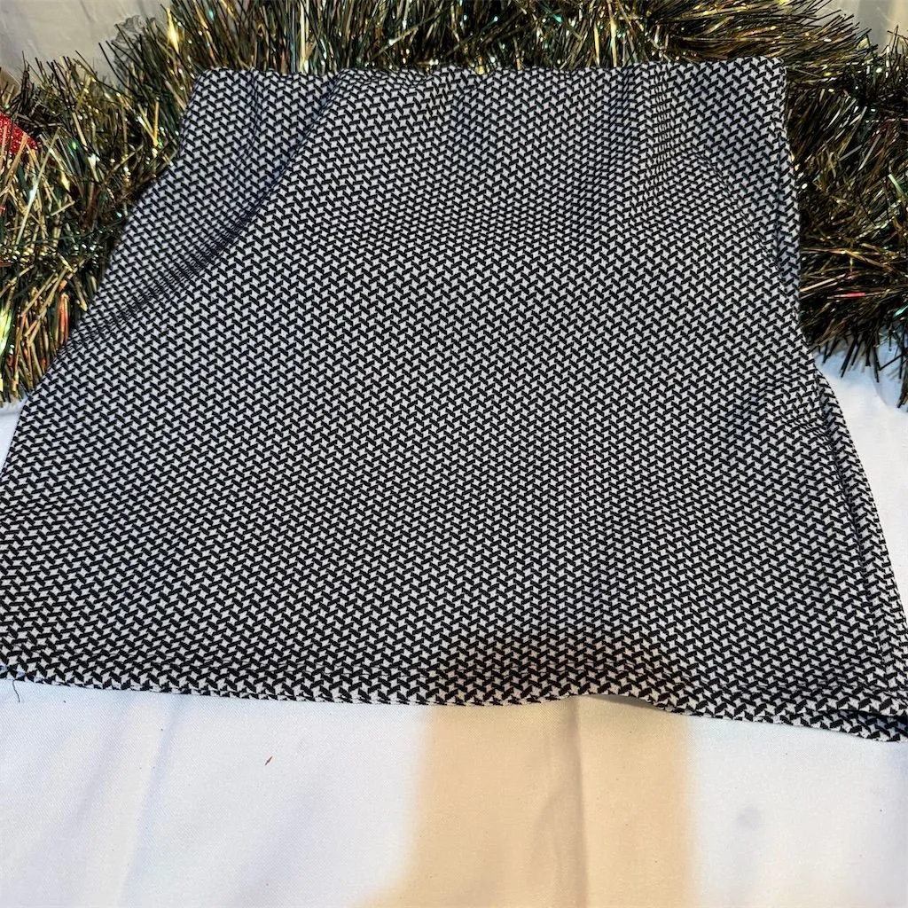 Talbots pinc premium Women's M Black Geometric Knit Pencil Skirt Knee Size M - Image 3