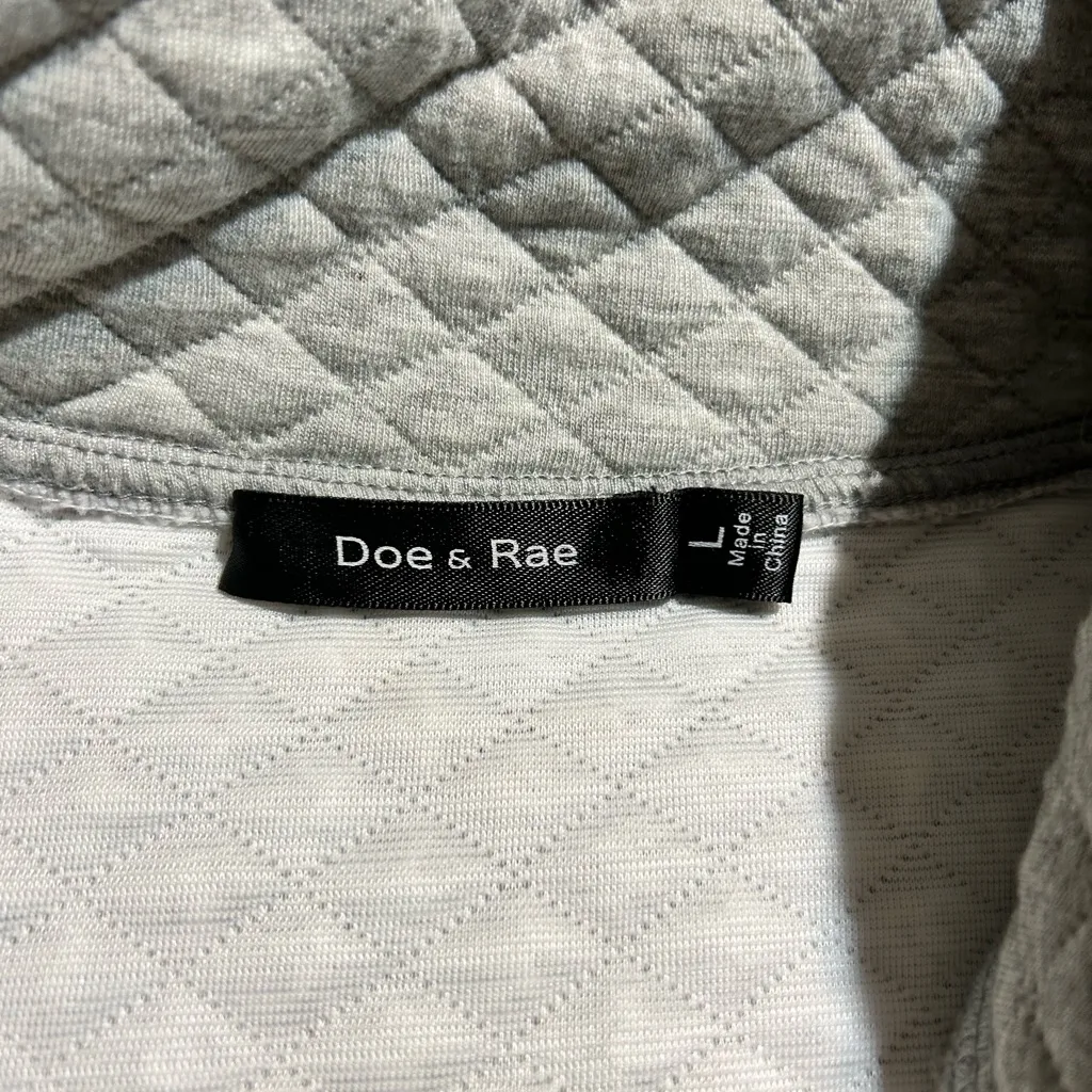 Doe & Rae  Light Gray Quilted Top - Image 3