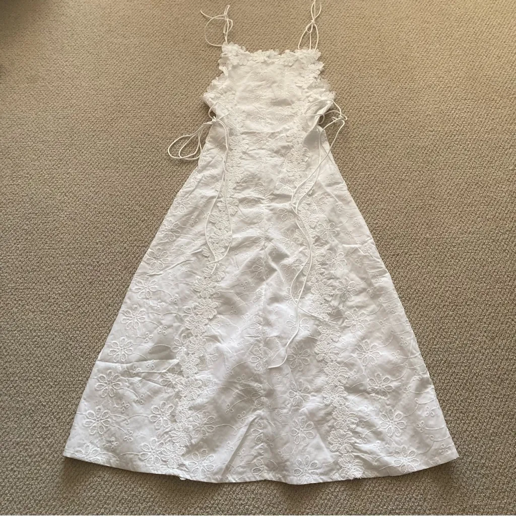 Elegant White Lace Midi Dress Adjustable Tie Straps Women’s Size Medium Like New - Image 11