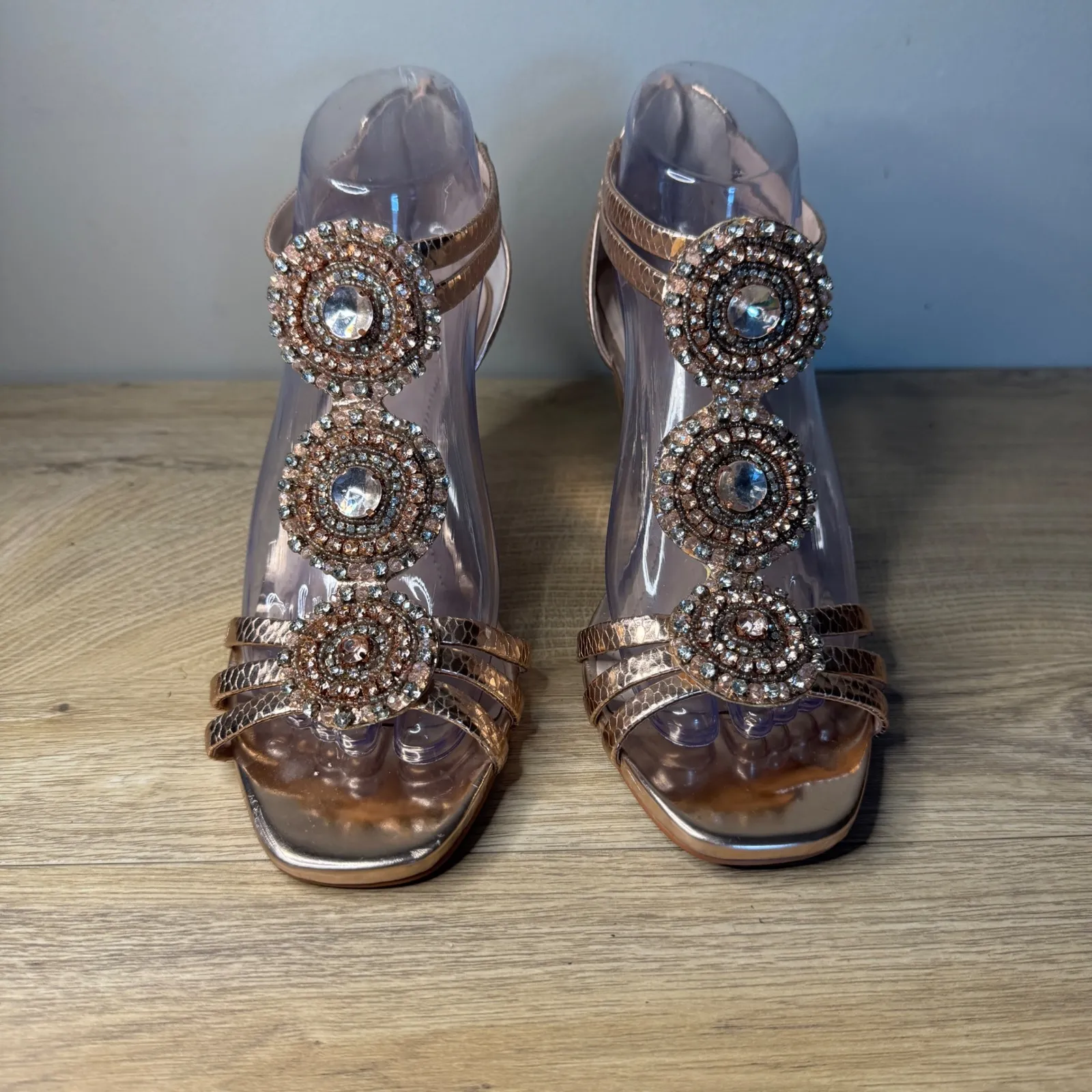 Vince Camuto 8W‎ Rose Gold Wedge Sandals Crystal Rhinestone Embellished Glam - Image 5