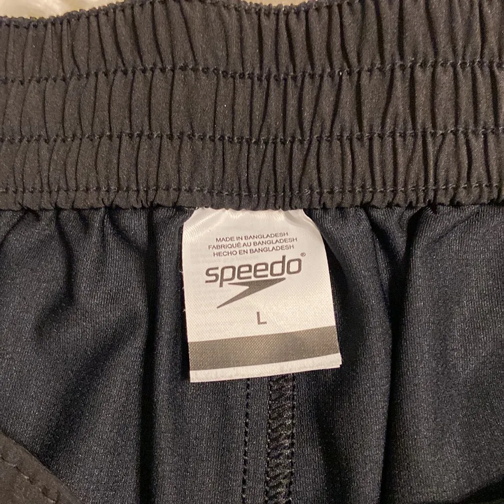 Speedo Skorts size L excellent condition color black - Image 3