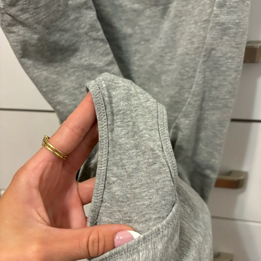 Everlane The Bodysuit in Gray Sleeveless Scoop Neck - Image 5