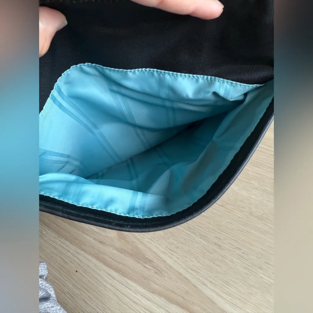 Tumi Ballistic Nylon Crossbody Messanger Bag Black - Image 7