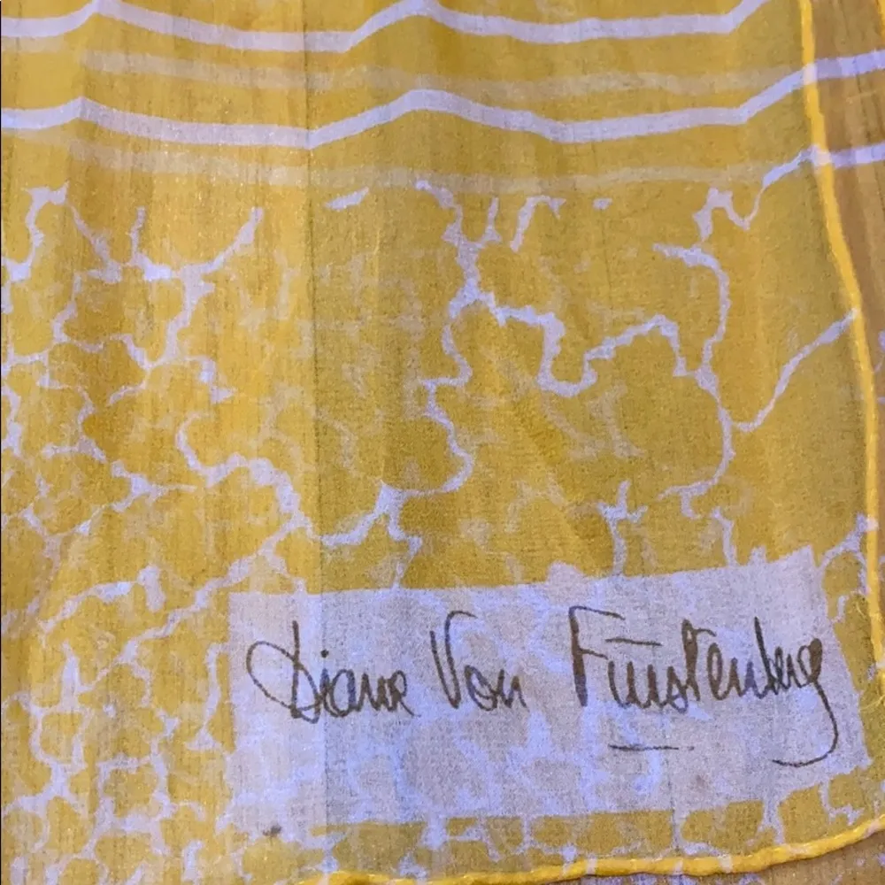 Vintage Diane Von Furstenberg scarf Yellow - Image 2