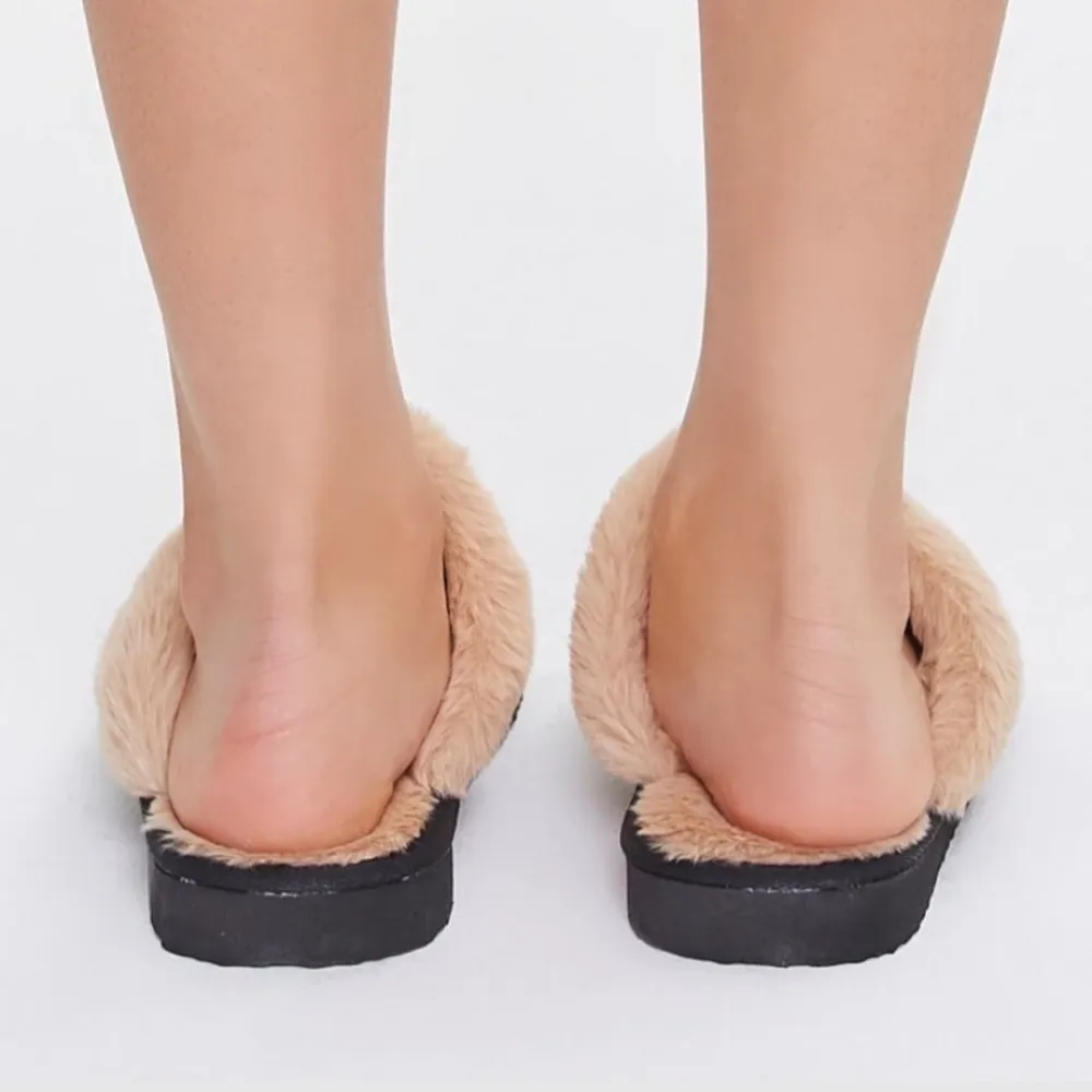 FOREVER 21 Faux Suede Plush Insole Slippers - Image 3