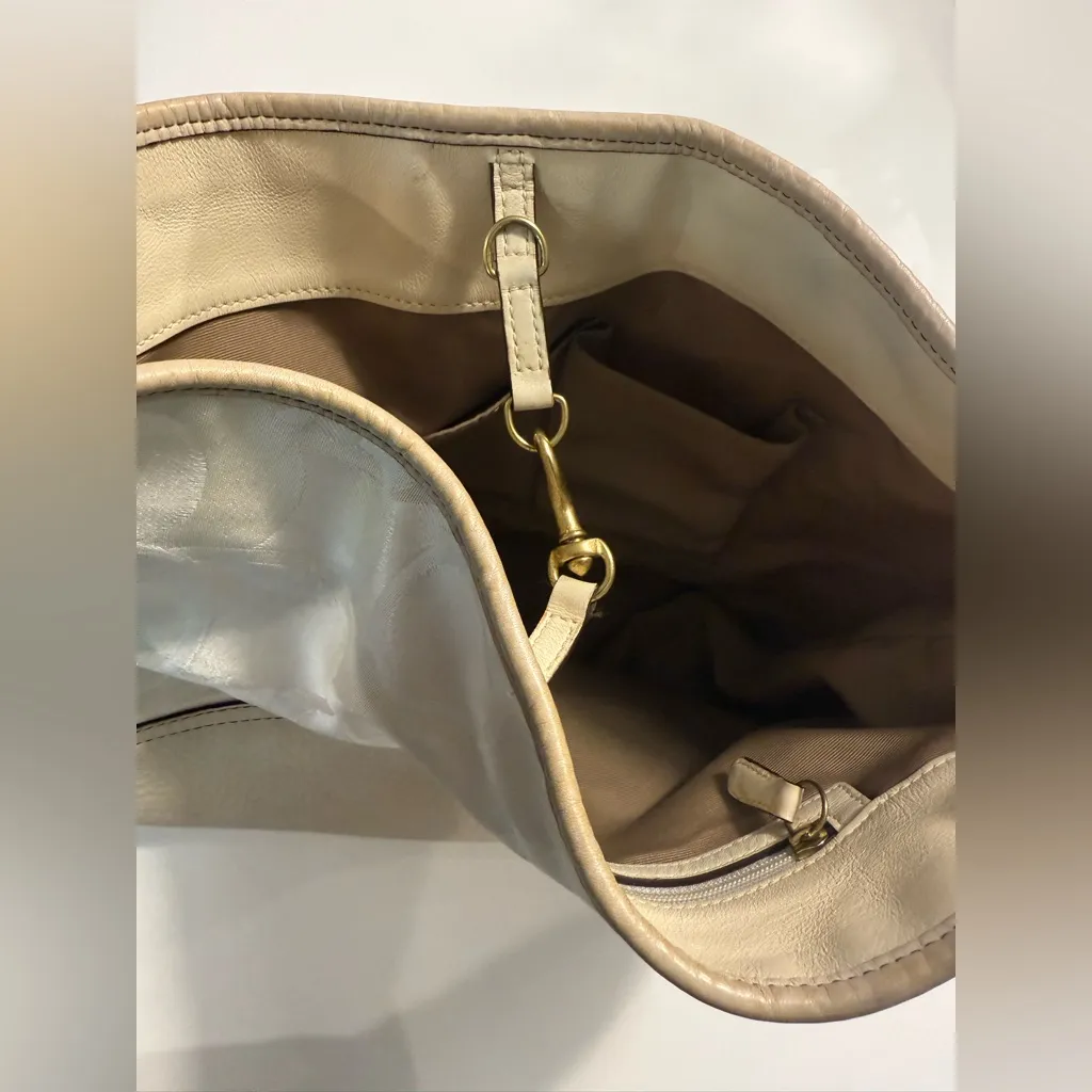 COACH Signature Hobo Shoulder Bag beige canvas/leather - Image 13