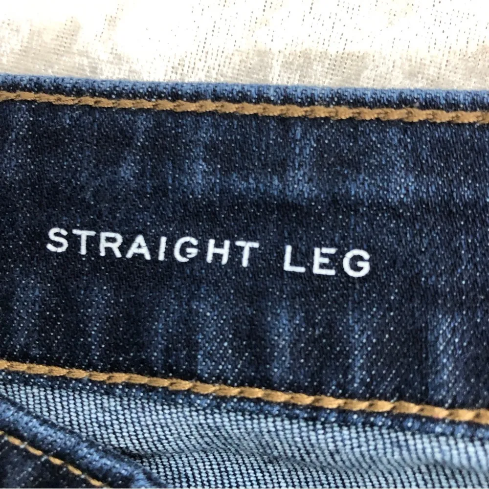 St John’s Bay straight leg women’s denim blue jeans size 8s - Image 5