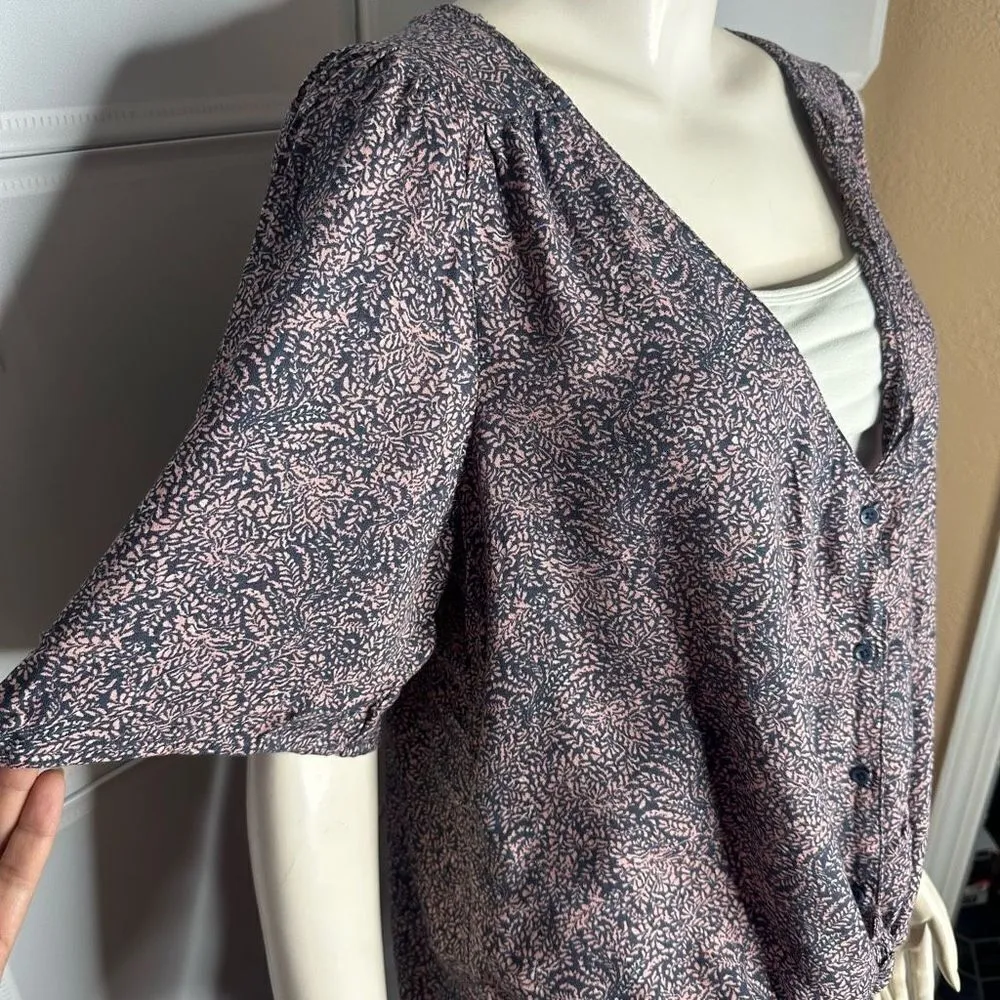 Hinge  V-Neck Button Down Flowy Sleeve Blouse Size Medium - Image 2