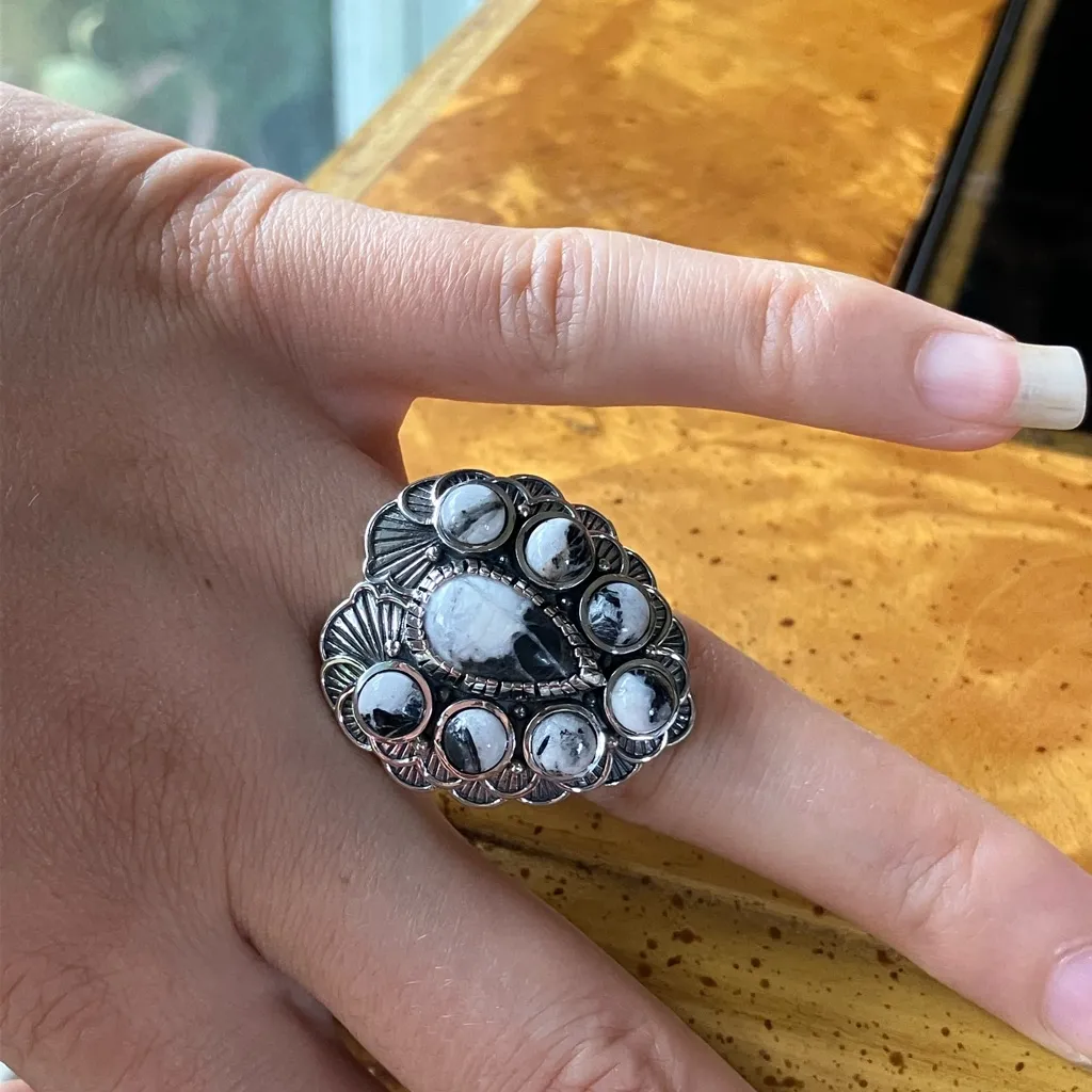 Natural White Buffalo Artistic Cocktail Ring Size 7 Black - Image 4
