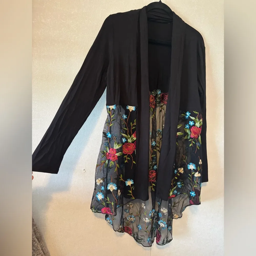 Cha Cha Vente floral embroidered sheer open-front cardigan M - Image 2