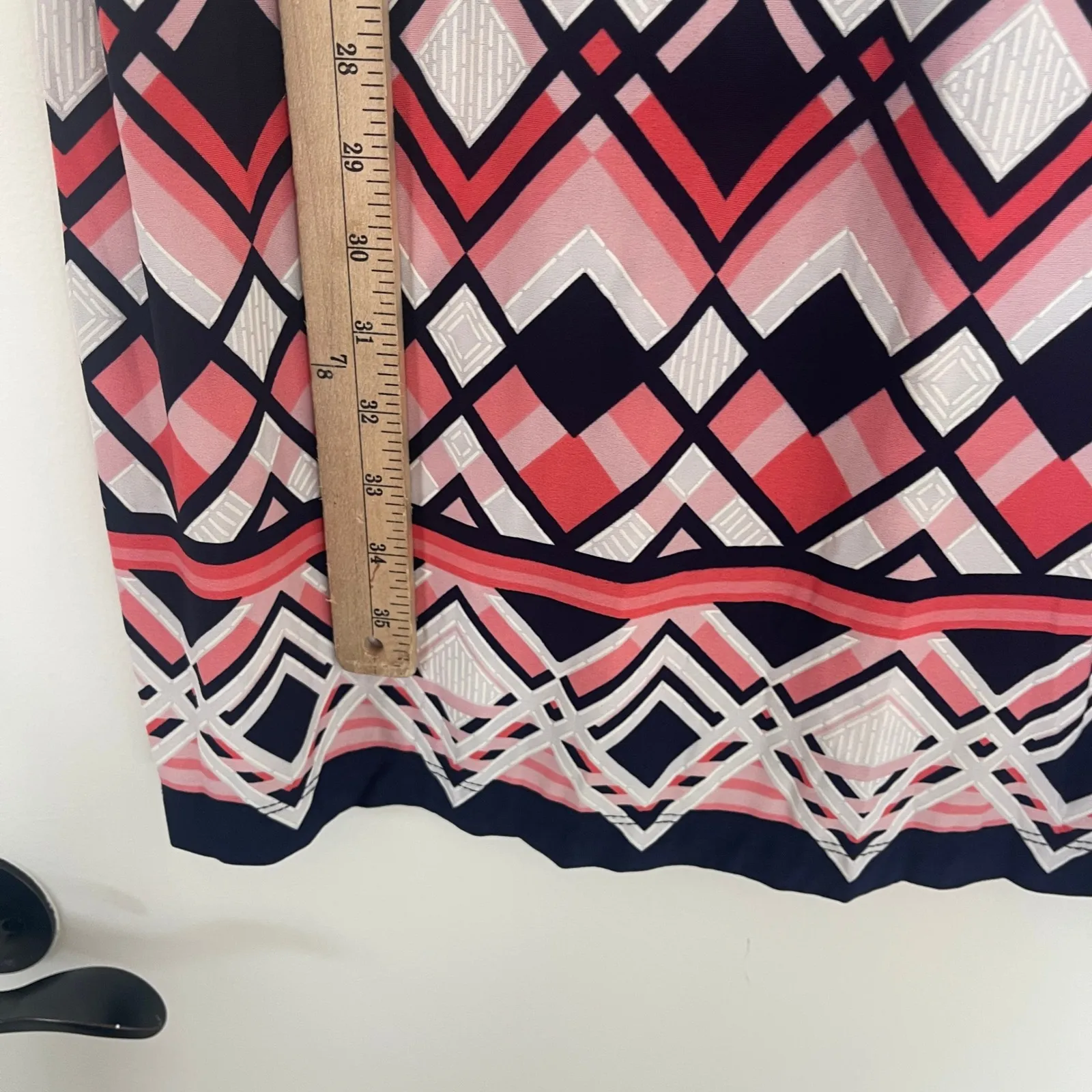 NWT Sandra Darren Women's Geometric Print 3/4 Sleeve Dress Coral Navy White M - Image 8