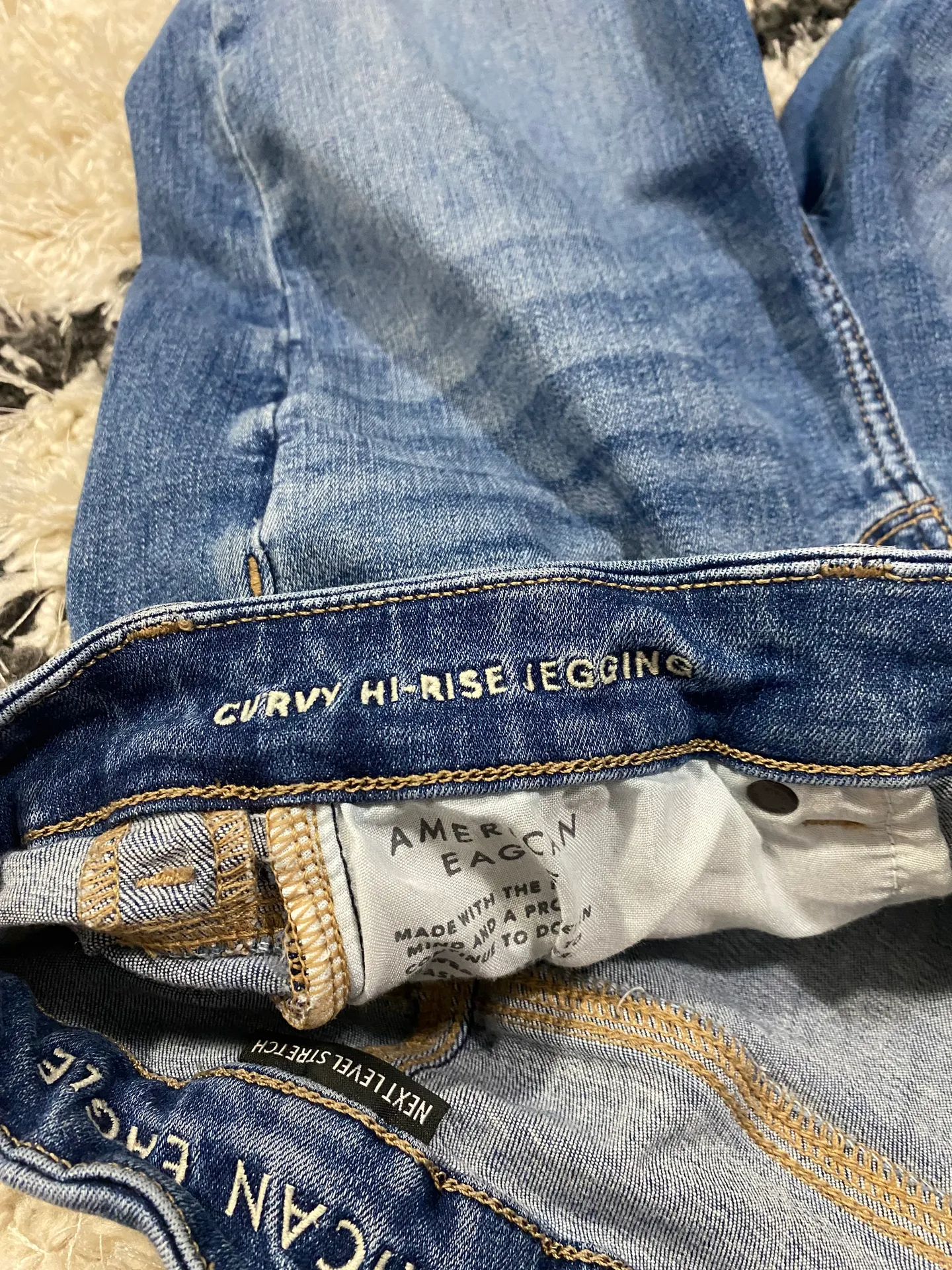 Curvy Hi-Rise Jeggings - Image 10