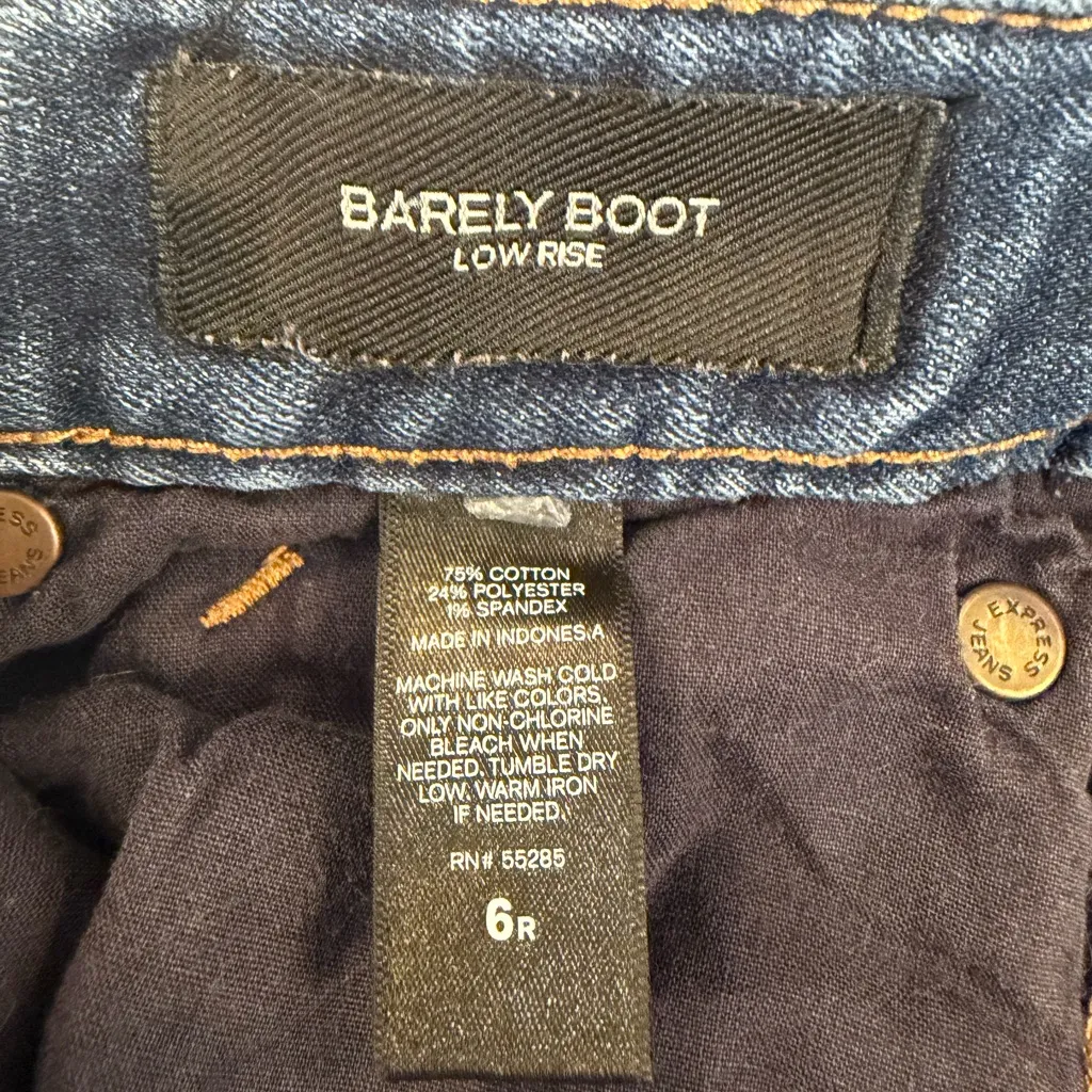 Express Jeans Barely Boot Low Rise – Size 6R – Dark Wash Denim - Image 5