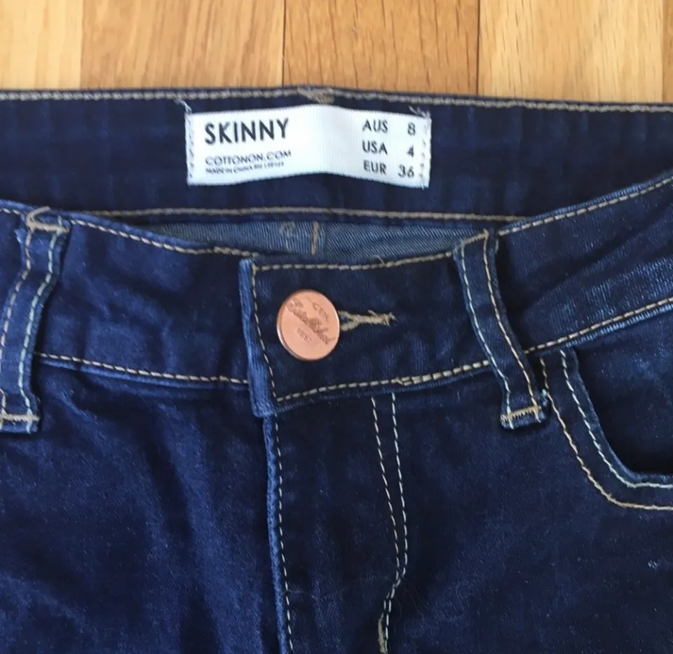 Skinny Jeans Size 4 US - Image 6