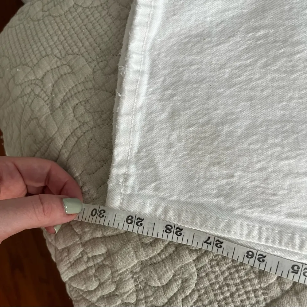 Abercrombie and Fitch 90s Straight Ultra High Rise Distressed White jeans sz 10 - Image 2