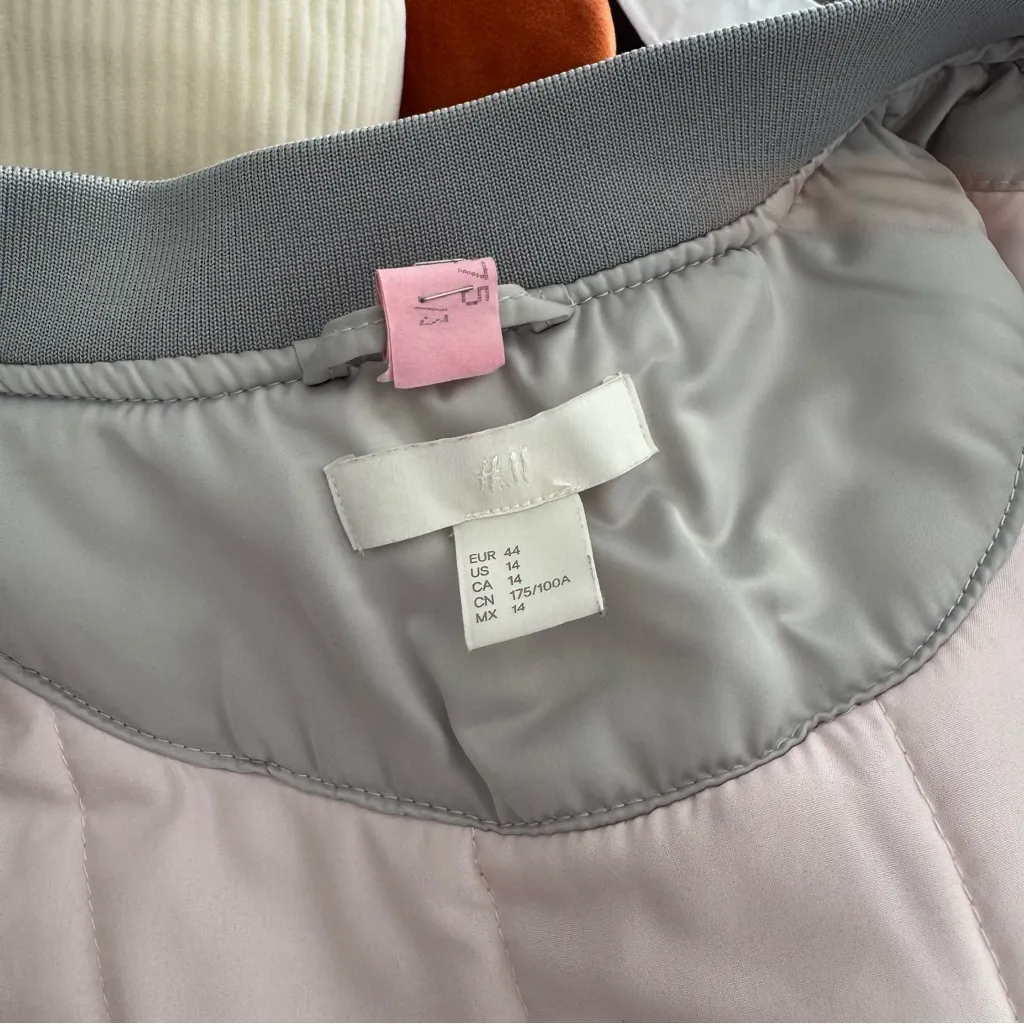 H&M Light Gray Oversized Puffer Bomber Jacket - Image 5