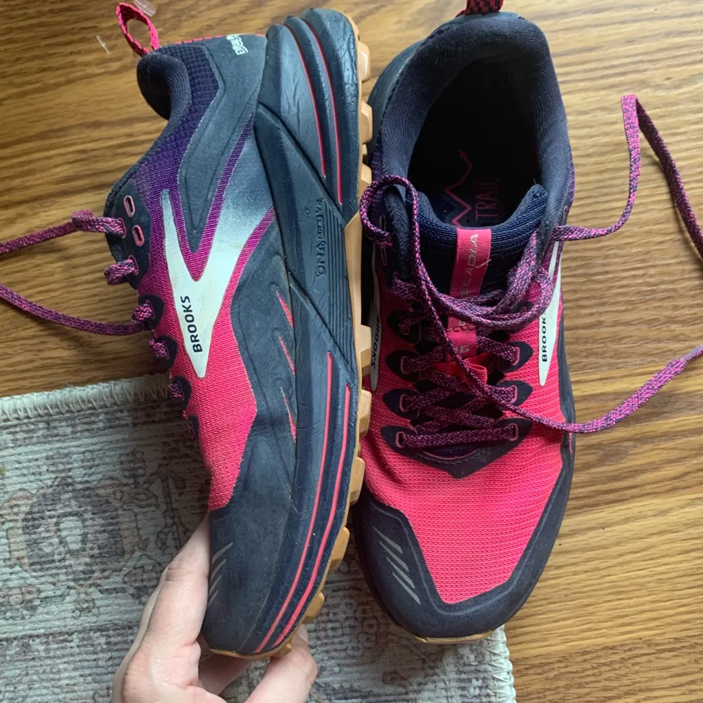 Brooks Sneaker Athletic Shoes Women Size 8.5 Pink Blue Footwear Casual - Image 2